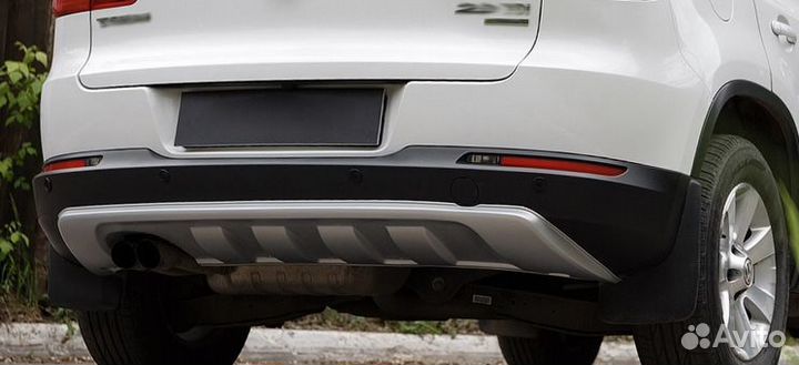 Обвес на задний бампер Volkswagen Tiguan 1