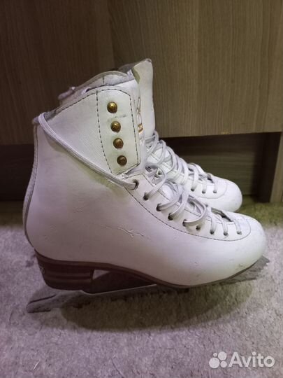 Фигурные коньки jackson
