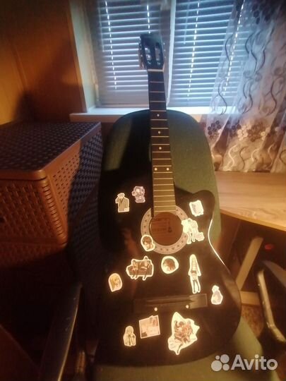 Акустическая гитара