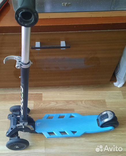 Самокат трехколесный Scooter