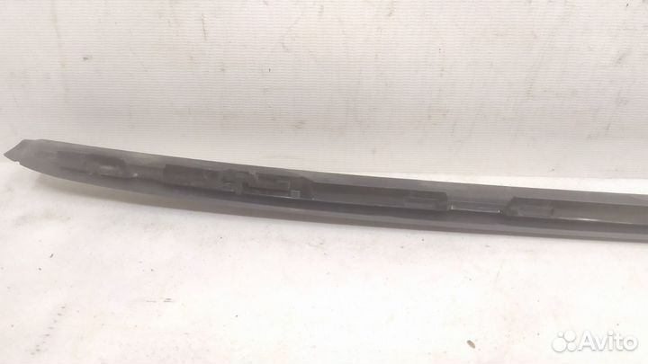 Молдинг лобового стекла левый Toyota Camry XV70