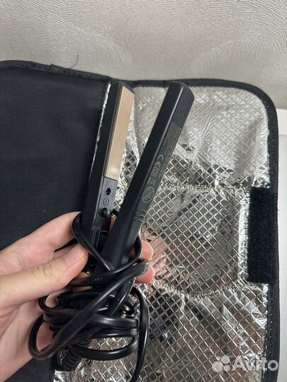 Портативный утюжок выпрямитель для волос