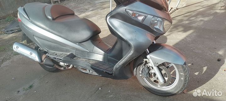 Продаю макси- скутер Suzuki Burgman 250