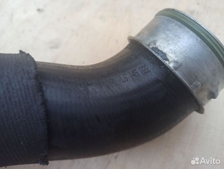 Патрубок интеркулера Volkswagen Touareg 1 7L