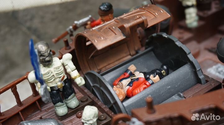 Lego корабль Пираты карибского моря