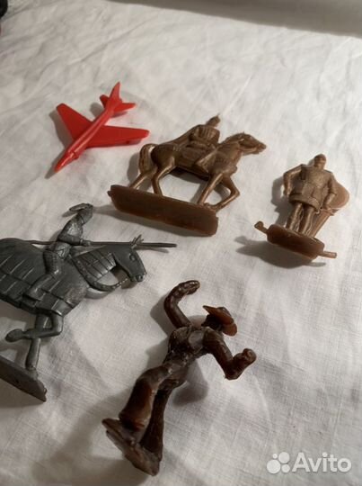 Модель солдитики, рыцари, самолет. 90-е года