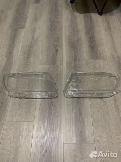 Стекло фары jeep grand cherokee WK2 2012