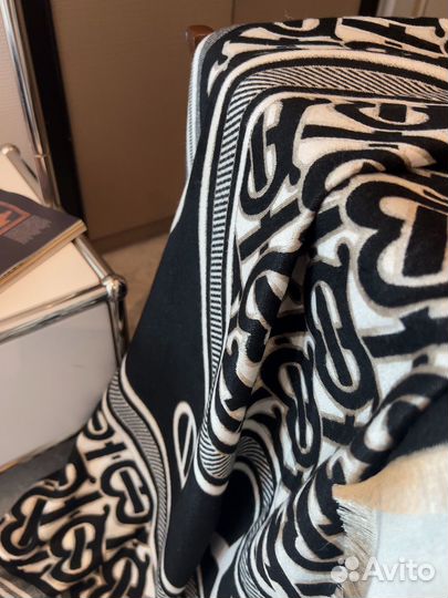 Новый платок шаль Burberry в коробке