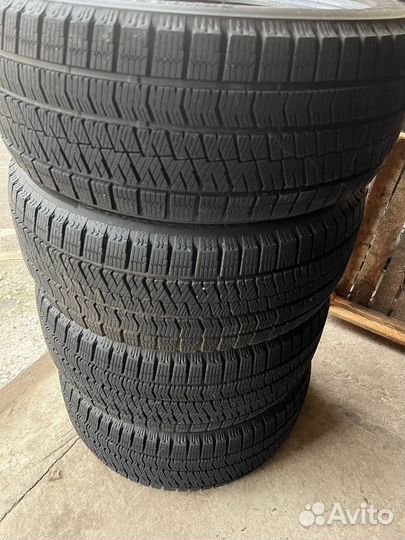 Bridgestone Blizzak Ice 215/50 R17 91S