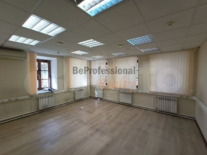 Особняк 1000 кв.м. с парковкой на Полянке