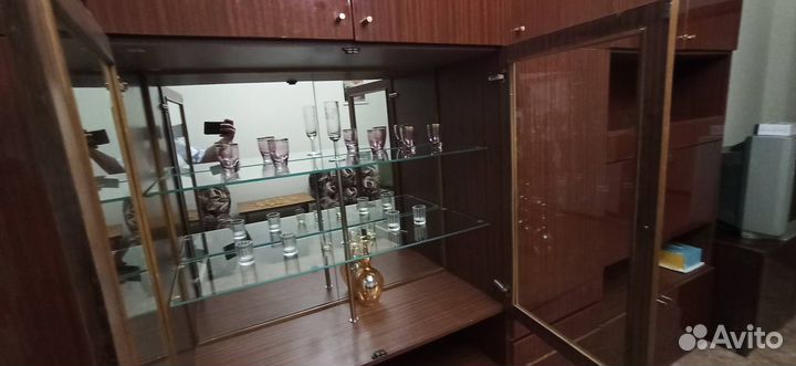 Стенка лакированная, тяжёлая