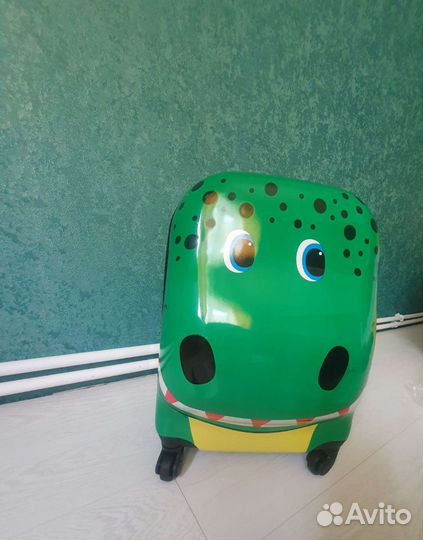 Детский чемодан -крокодил на колесиках