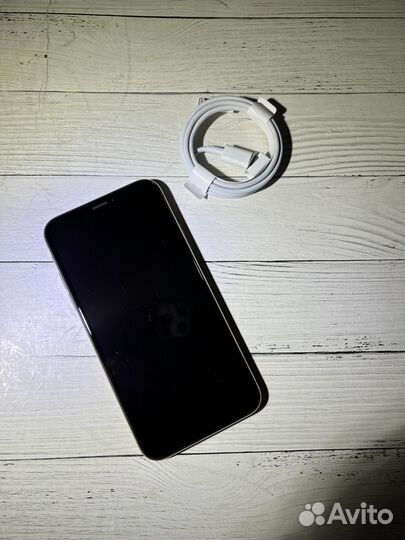 iPhone Xs, 64 ГБ