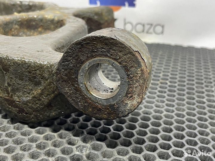 5010294805 Кронштейн амортизатора заднего левый