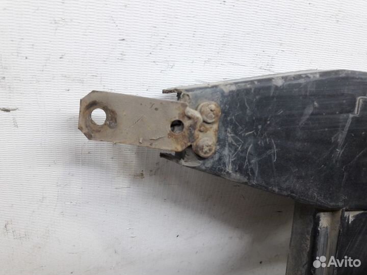 Диффузор радиатора Renault Logan 1 2004-2016