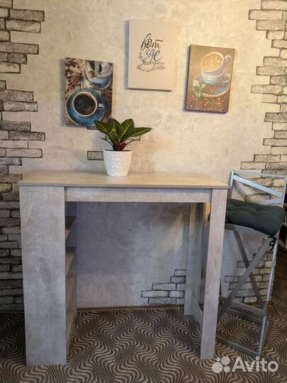 Барная стойка и стулья в стиле лофт