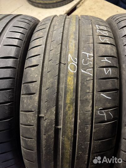 Michelin Pilot Sport 4 225/45 R18 и 255/40 R18