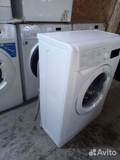 Indesit 4кг 33см стиральная машинка