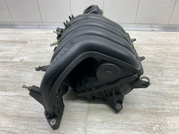 Впускной коллектор Toyota Avensis универсал