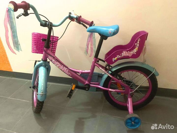 Детский двухколесный (+2 доп колесика)велосипед бу