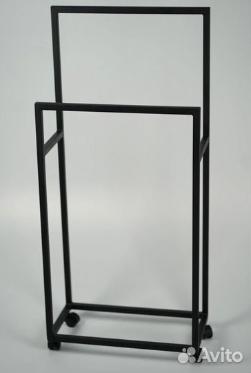 Вешалка лофт на колесиках