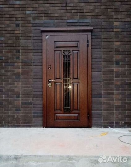 Дверь входная со стеклопакетом