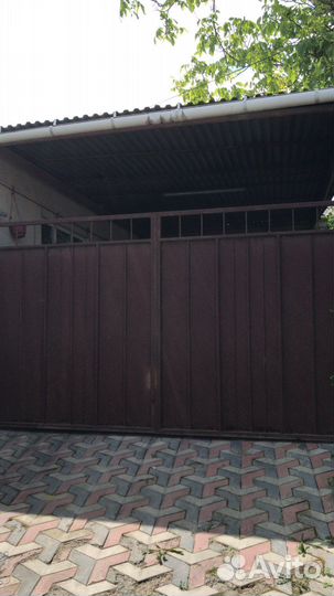 Секционные ворота