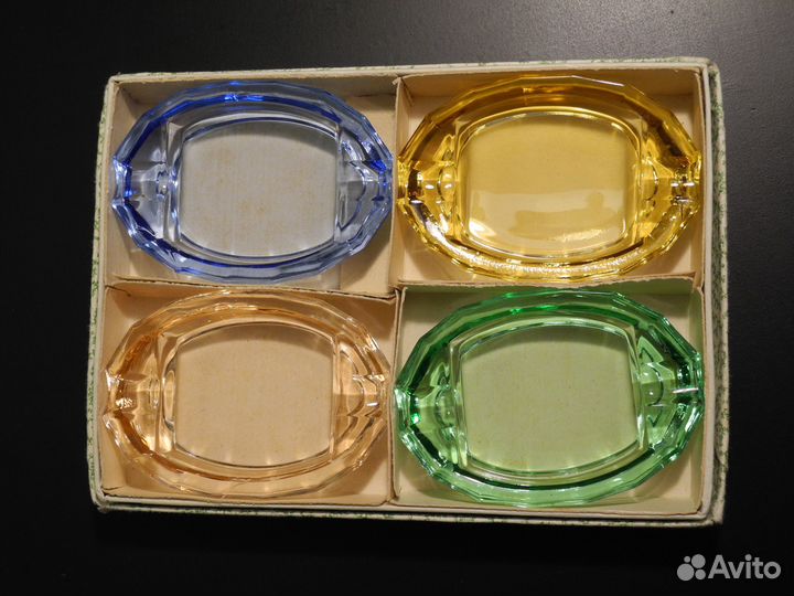 Пепельницы из цветного стекла.Чехословакия