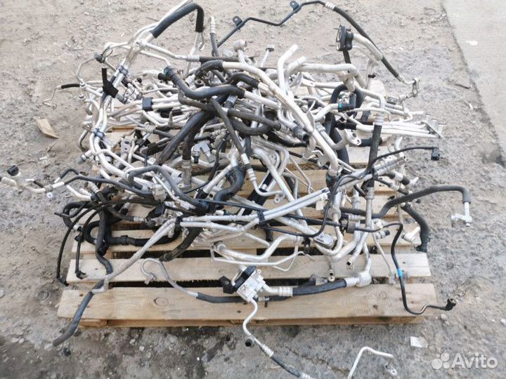 Трубка кондиционера Land Rover Discovery 4 рест