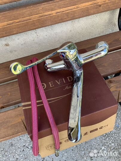 Кран для ванной