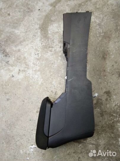 Подлокотник Митсубиси Лансер 10