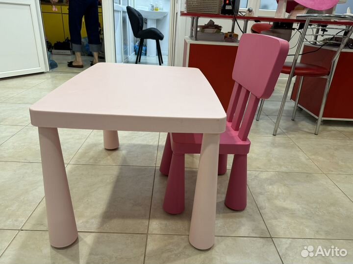 Стол и стульчик IKEA