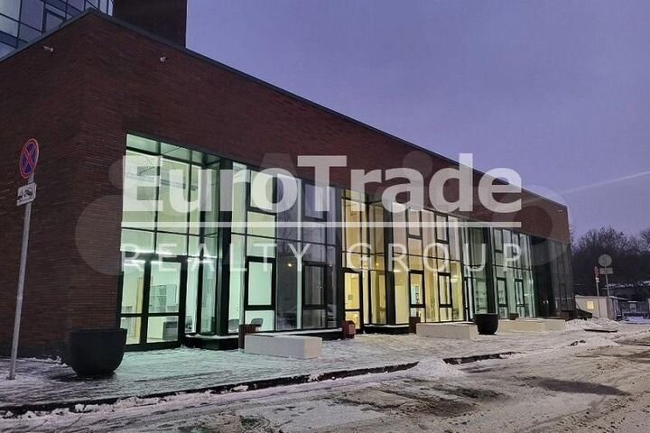 Сдам торговое помещение, 300 м²