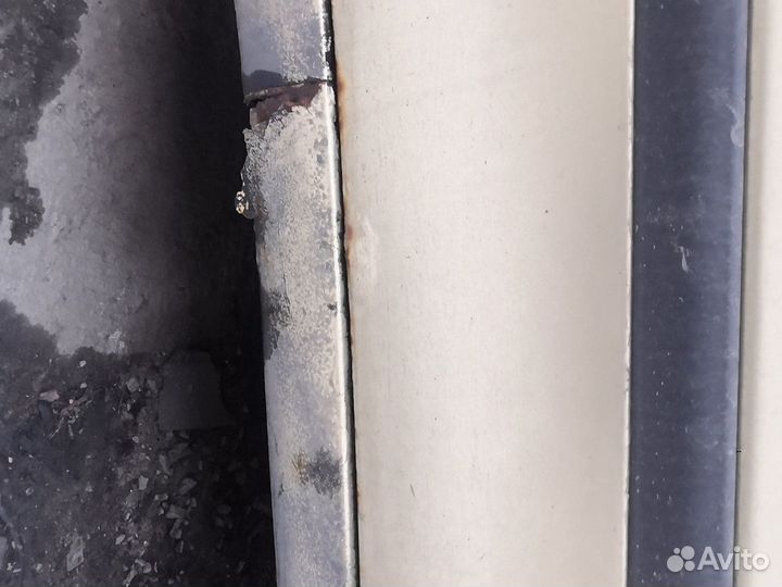 Задняя правая дверь carina e corona 190