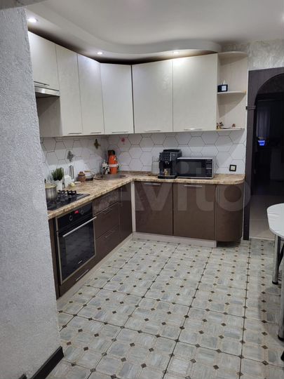 2-к. квартира, 53 м², 3/5 эт.