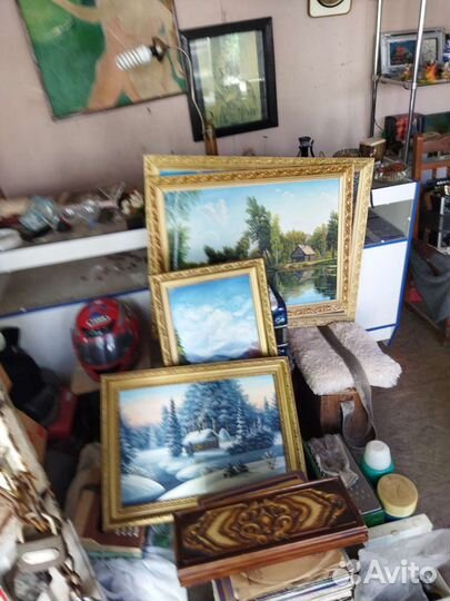 Картина в деревянной резной раме