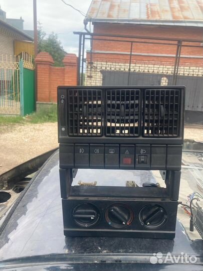 Ценральная консоль в сборе audi 80