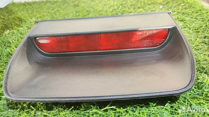 Дополнительный стоп сигнал Mitsubishi Carisma I