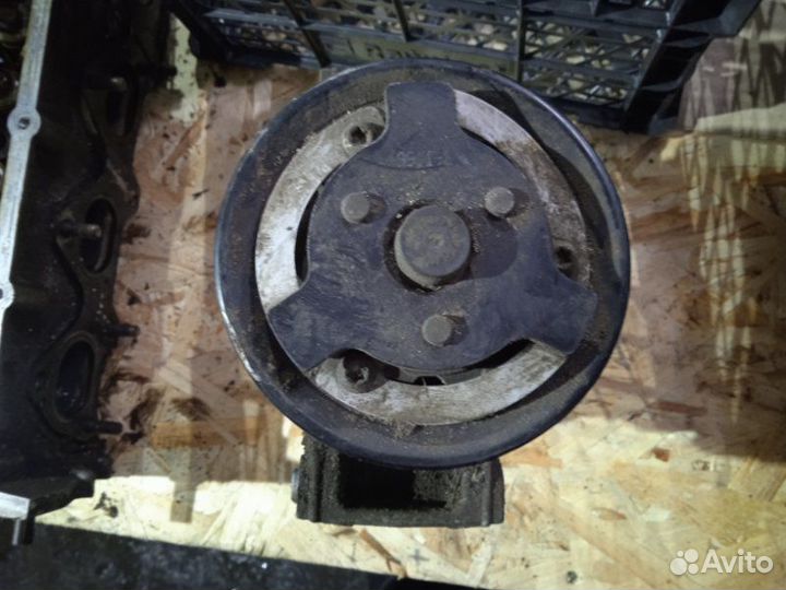 Компрессор кондиционера Volkswagen Golf