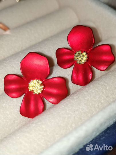 Серьги- гвоздики женские