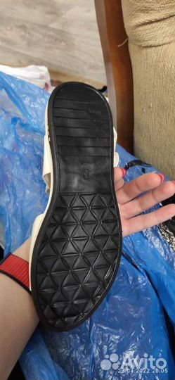 Сандали для девочки новые