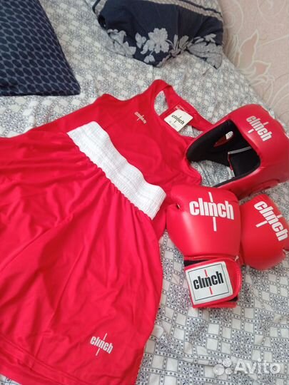 Боксерские перчатки 10 oz clinch