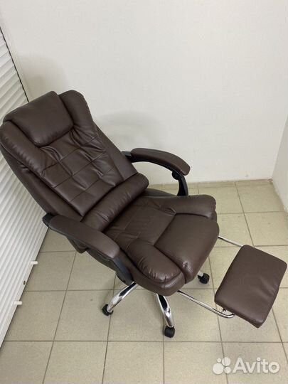 Офисное кресло руководителя