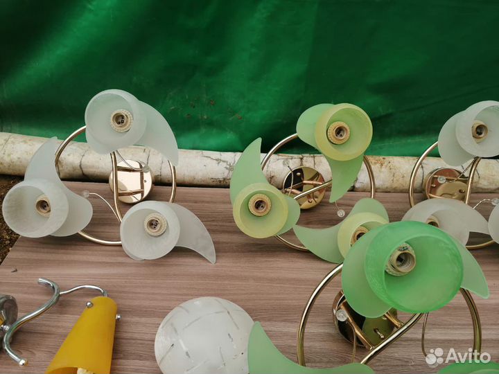 Люстры, бра