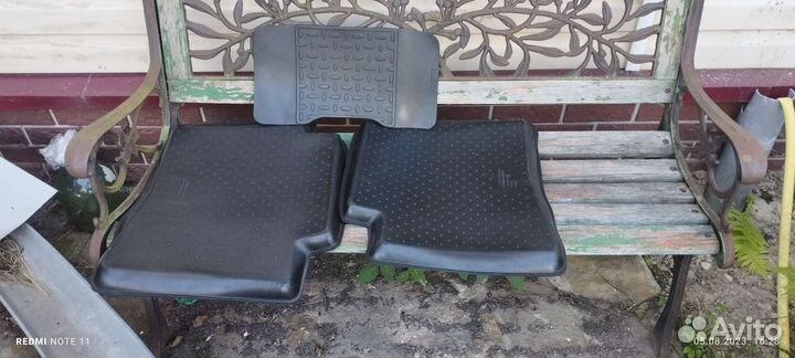 Автомобильные коврики резиновые