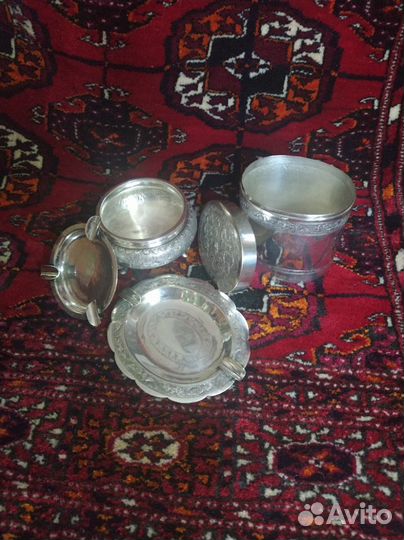 Сигаретница и две пепельницы; мельхиор, Вьетнам