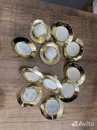 Светильники с лампочками