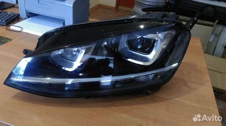 Фара левая VW golf VII