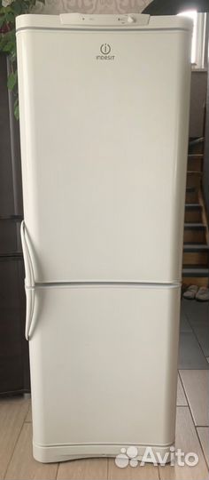 Холодильник бу indesit