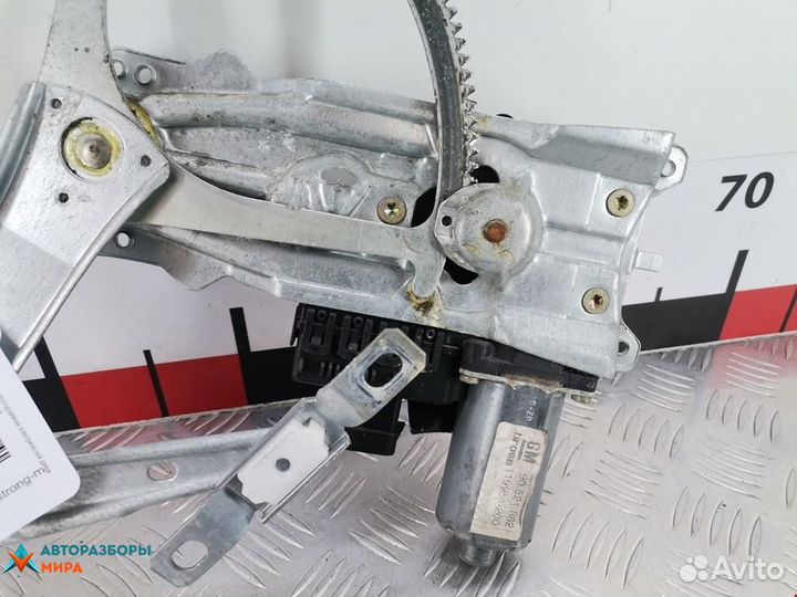 Стеклоподъемник передний правый Opel Astra F рест